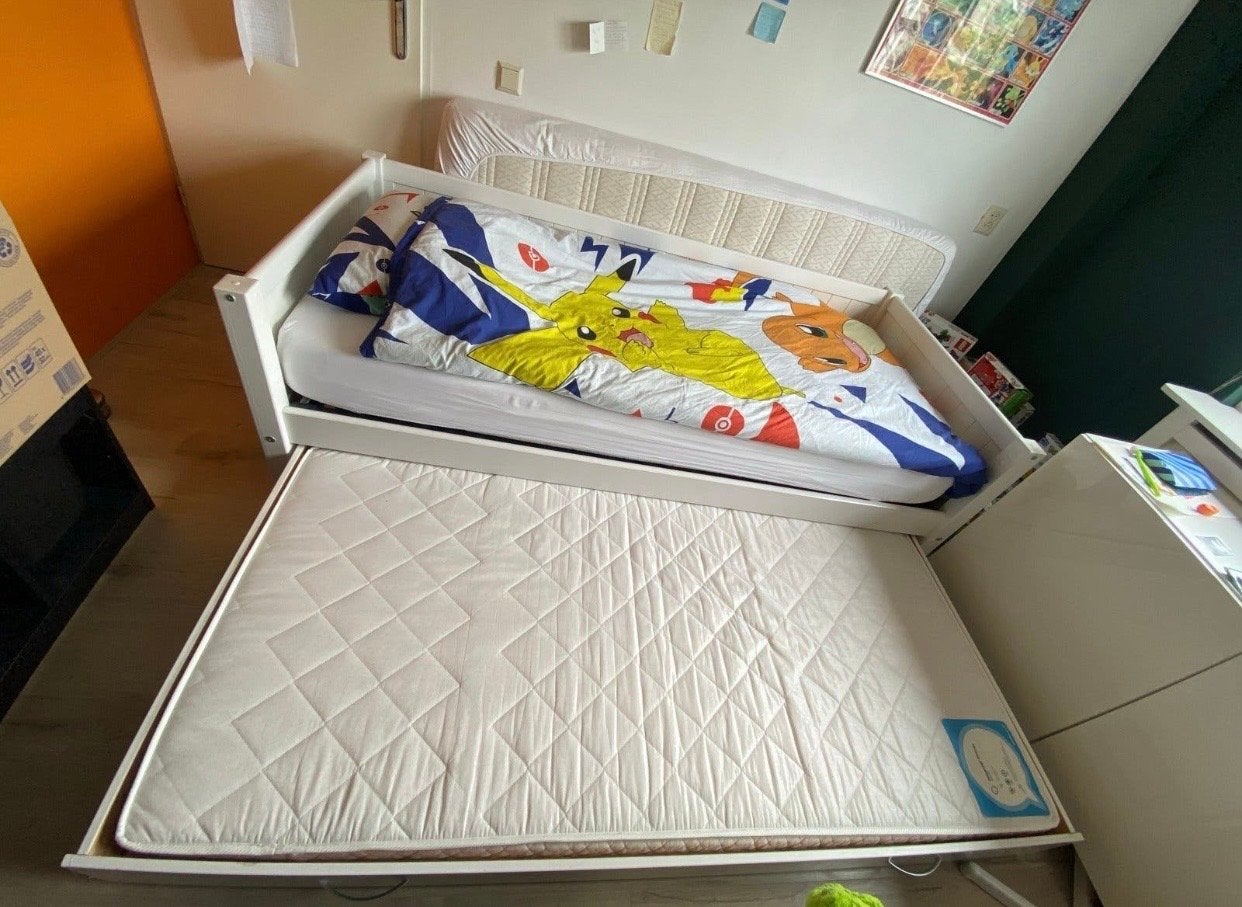Weggeefprijs: Uitschuifbaar bed (Beter Bed) met logeermatras, Ophalen, 90 cm, Eenpersoons, Hout
