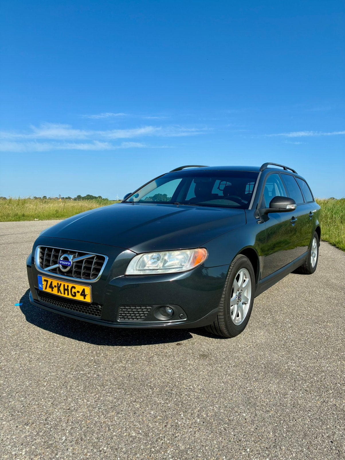 Zeer nette Volvo V70 2.4 D AUT Nov. 2009! Model 2010, 15 km/l, 1800 kg, Zwart, Stationwagon