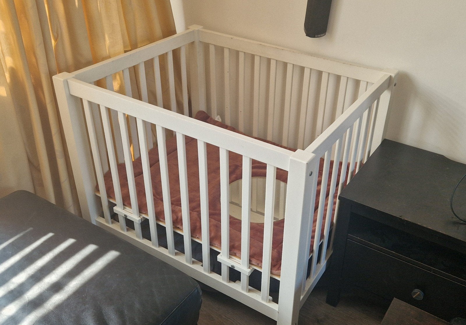 Box met oud roze boxkleed 80x100 - Gebruikt, Kinderen en Baby's, Boxen, Ophalen, Gebruikt, Rechthoekig, Boxkleed