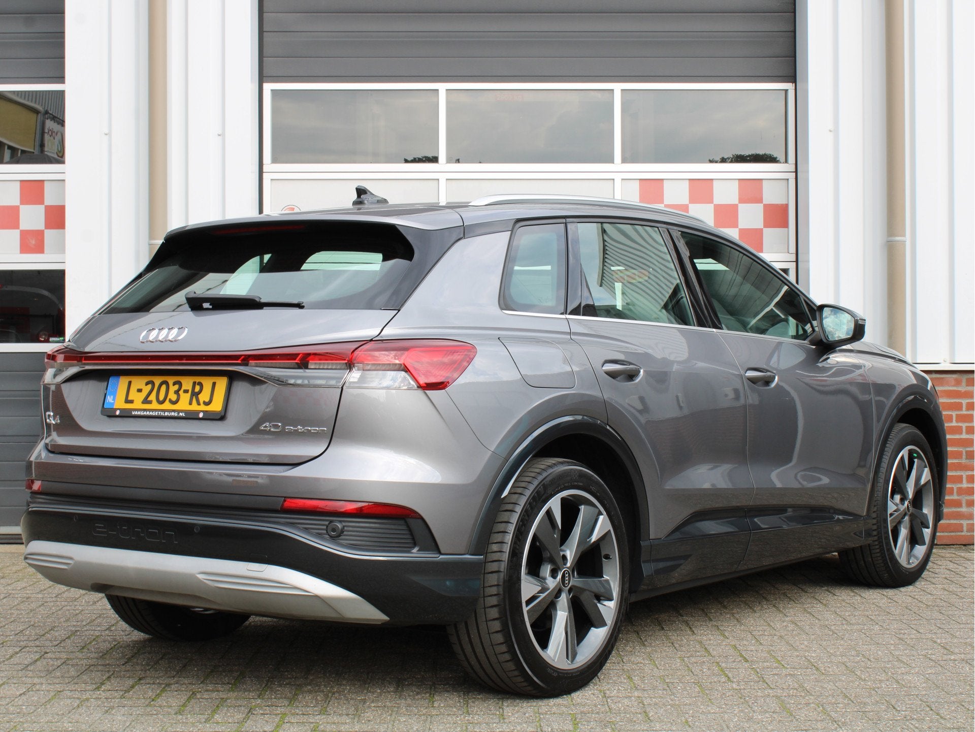 Audi Q4 e-tron 40 Launch edition Advanced 77 kWh /NAVI/LED/P, Auto's, Dealer onderhouden, Gebruikt, 520 km, Origineel Nederlands
