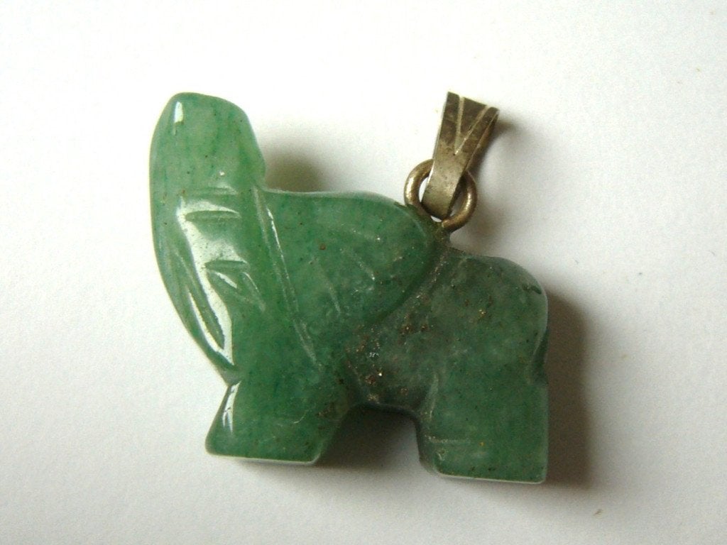 jade olifant hanger edelsteen mineraal Jadeiet groen, Sieraden, Tassen en Uiterlijk, Kettinghangers, Ophalen of Verzenden, Zo goed als nieuw
