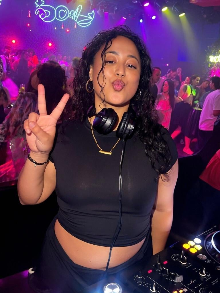 Foto 7 van Female All Round Dj €500,- ALL-IN