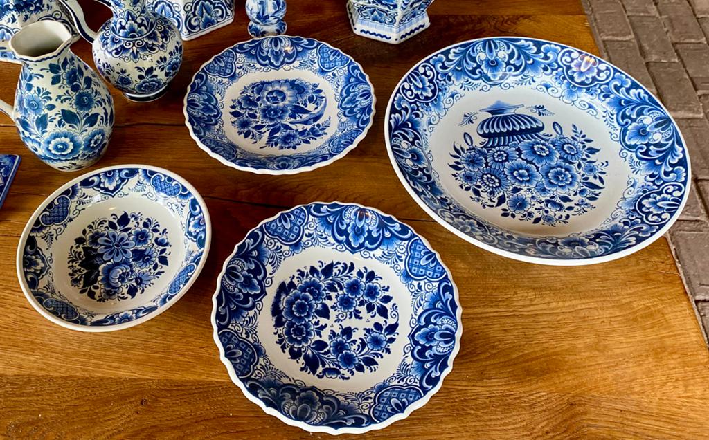 Delfts Blauw, 4 decoratieve borden, Antiek en Kunst, Antiek | Schalen, Ophalen of Verzenden