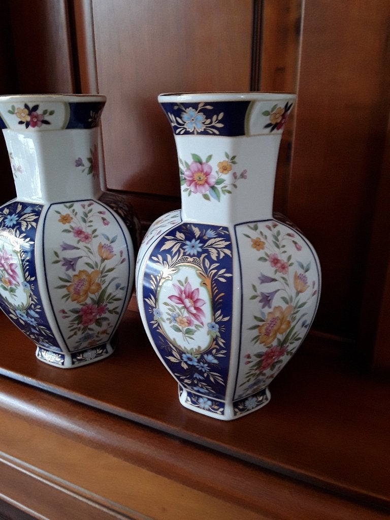 IMRI VAZEN. IMARI JAPAN. 2 porseleinen vazen, Ophalen of Verzenden