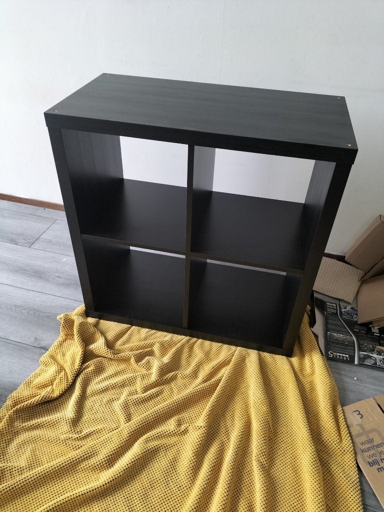 Ikea Kallax, met stalen onderstel, Huis en Inrichting, Kasten | Boekenkasten, Ophalen, Met plank(en), 50 tot 100 cm, Zo goed als nieuw