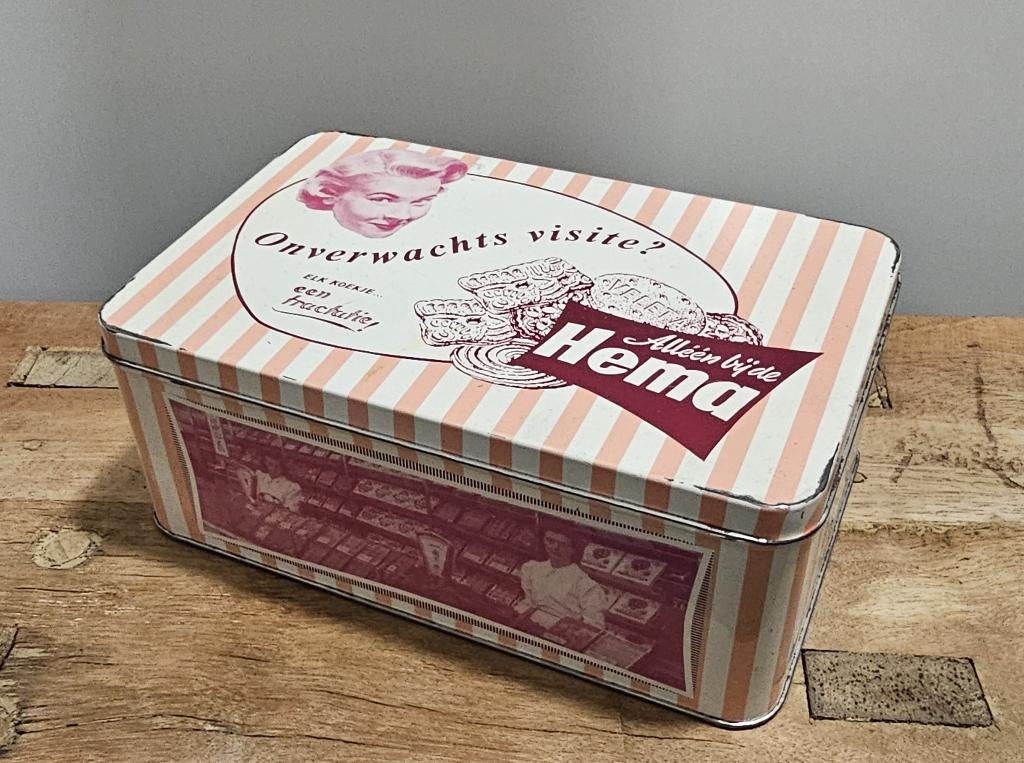 LEUK VINTAGE "HEMA" KOEKBLIK, Verzamelen, Blikken, Ophalen of Verzenden, Gebruikt, Koek(jes), Overige merken