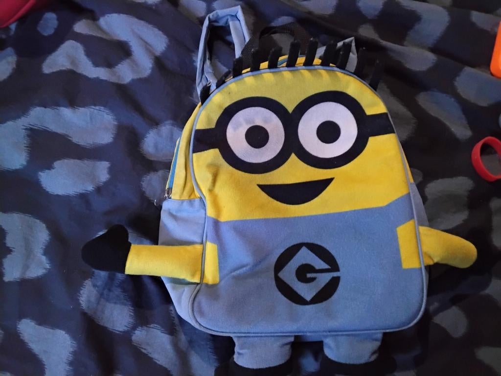 Minion rugtas bijna gratis, Sieraden, Tassen en Uiterlijk, Ophalen, Zo goed als nieuw