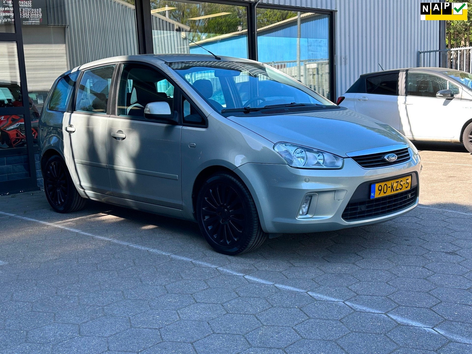 Ford C-Max 1.8-16V Limited`/Airco/Trekhaak/, Voorwielaandrijving, Gebruikt, 4 cilinders, Bruin
