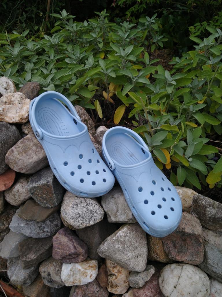 Crocs, lichtblauw, maat 40, Blauw, Instappers, Ophalen of Verzenden, Zo goed als nieuw