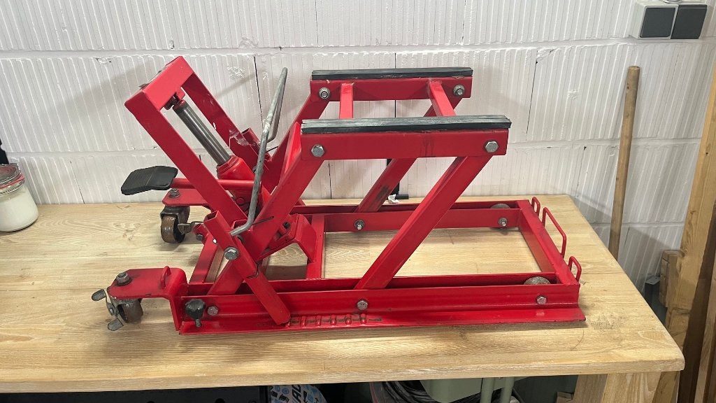 Motorlift capaciteit 680Kg, Ophalen