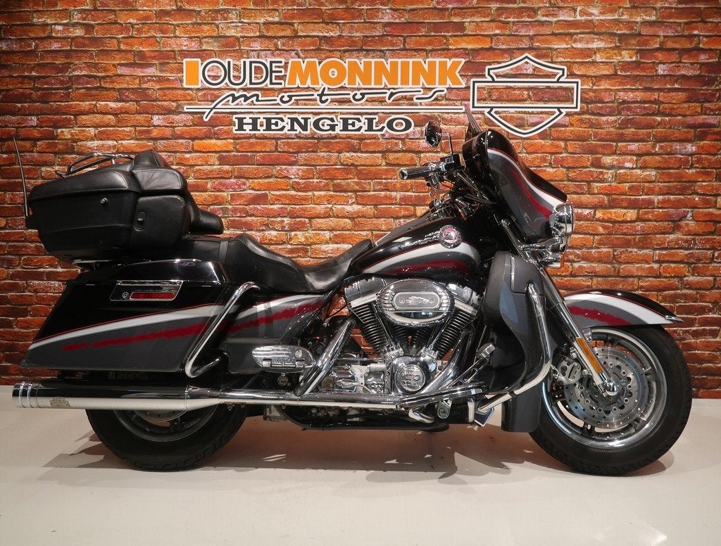 Harley-Davidson FLHTCUSE 1690 (bj 2006), Info@harley-davidson.com, Bedrijf, Laan van Vredenoord 33
2289 DA  Rijswijk ZH, MOTOR HARLEY-DAVIDSON BENELUX