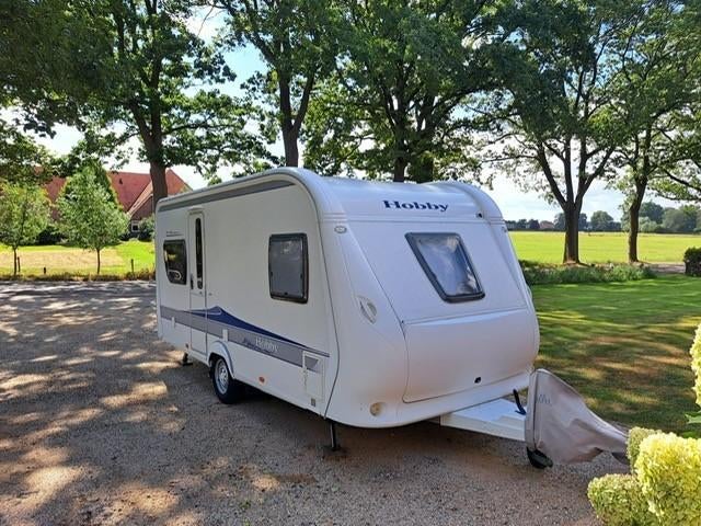 Hobby De Luxe 460 UFe | Topstaat | Altijd binnen gestald, Caravans en Kamperen, Caravans, Hobby, Kachel, Particulier, 4 tot 5 meter