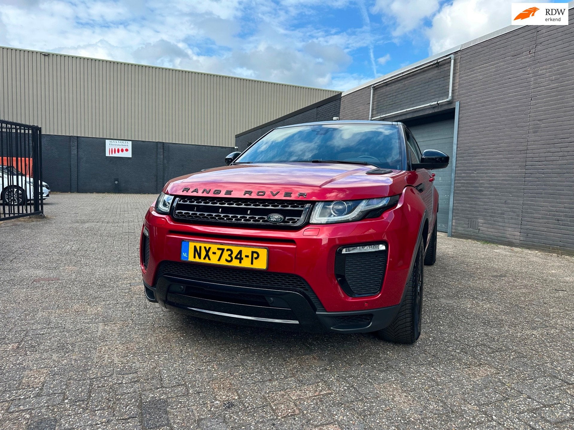 Land Rover Range Rover Evoque 2.0 TD4 SE Dynamic Aut. Camera, Auto's, Land Rover, Automaat, Dealer onderhouden, Gebruikt, Leder