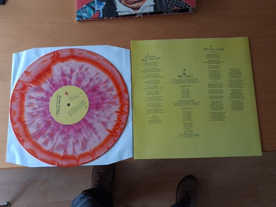 Foto 4 van Rolling Stones - Foreign Tongues Limited Edit Blood Records