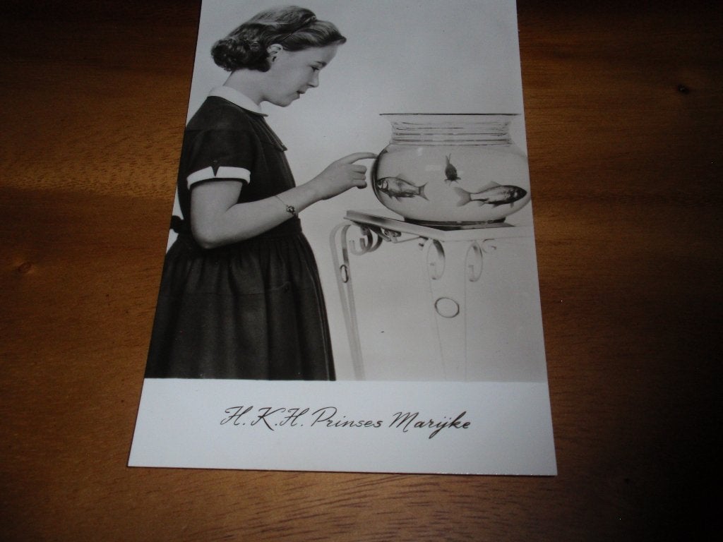 Prinses Marijke met vissenkom Koninklijk Huis, Verzenden, 1940 tot 1960, Ongelopen, Sterren en Beroemdheden