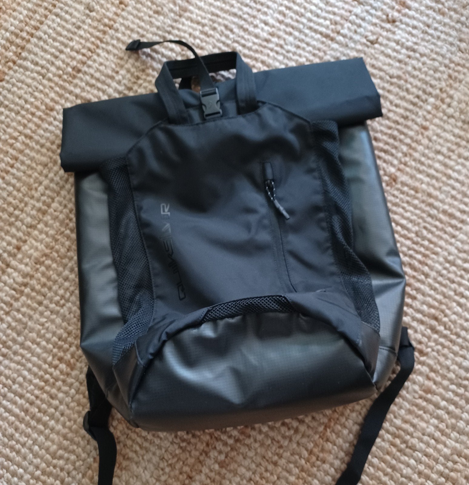 Quiksilver Roll-Top Rugzak Zwart - (nieuw), 25 tot 40 cm, Nieuw, Ophalen of Verzenden, Waterdicht