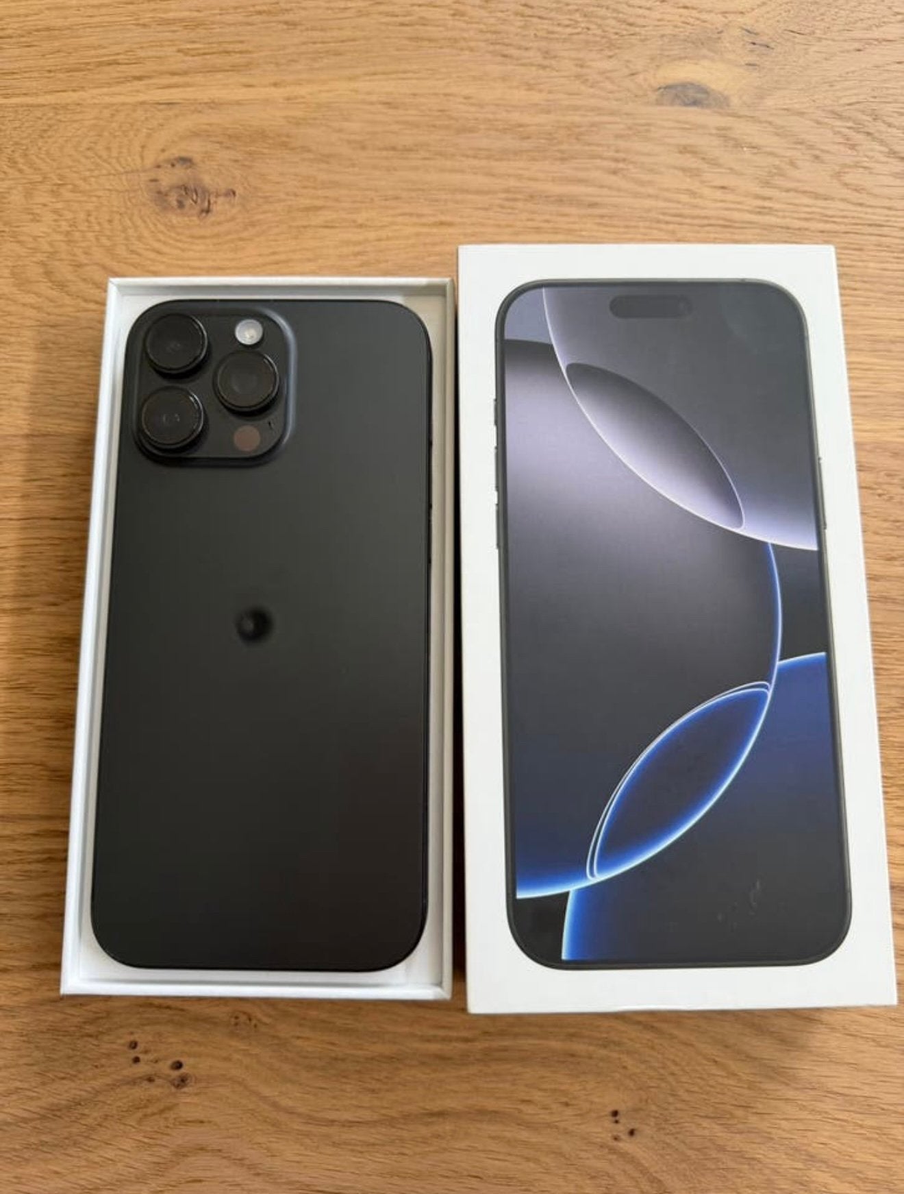 Iphone 16 pro max 256gb 92% | Scherm kras vrij, Telecommunicatie, Mobiele telefoons | Apple iPhone, Zwart, IPhone 16 Pro Max, Zo goed als nieuw