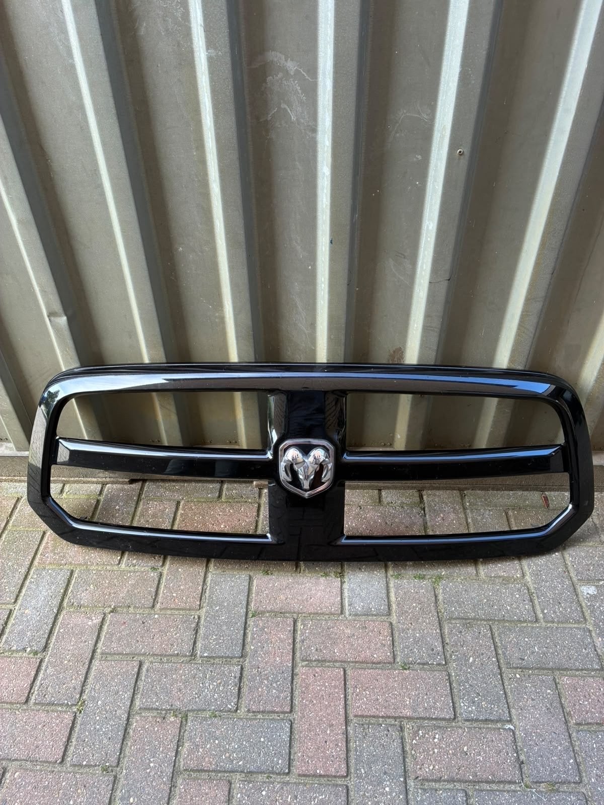Dodge Ram 1500 Grille Zwart  - Gebruikt, Auto-onderdelen, Gebruikt, Voor, Ophalen of Verzenden, Dodge