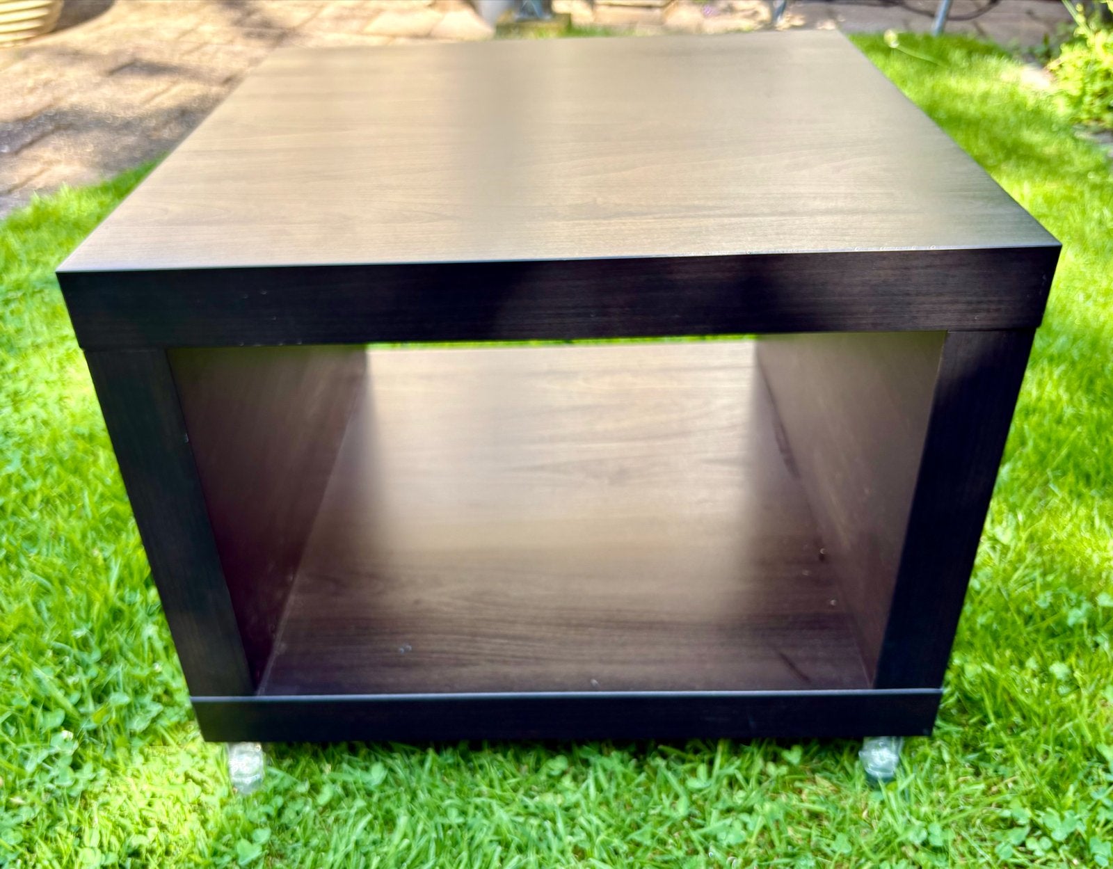 IKEA bijzettafel/kastje met wielen, bruin/zwart, Ophalen, Vierkant, Zo goed als nieuw, Minder dan 50 cm