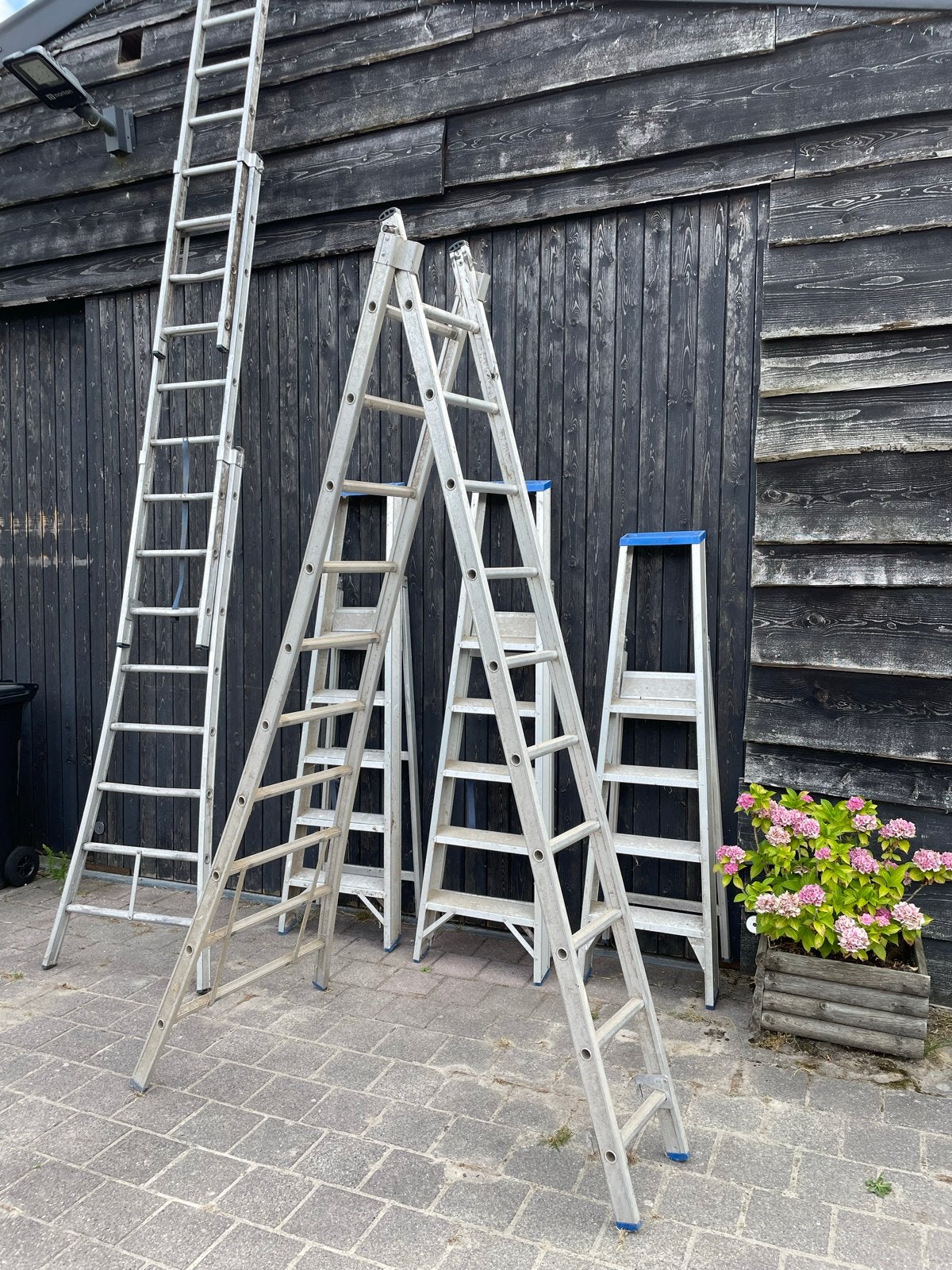 Solide ladder 2 x10 in goede staat, Doe-het-zelf en Verbouw, Ladders en Trappen, Ophalen, Gebruikt, Ladder, Opvouwbaar of Inschuifbaar