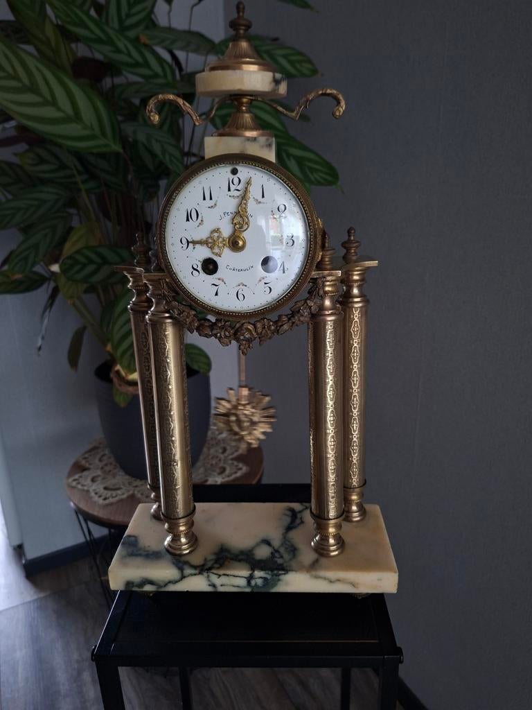 TE KOOP ANTIEKE FRANSE PILAREN KLOKJE, Ophalen