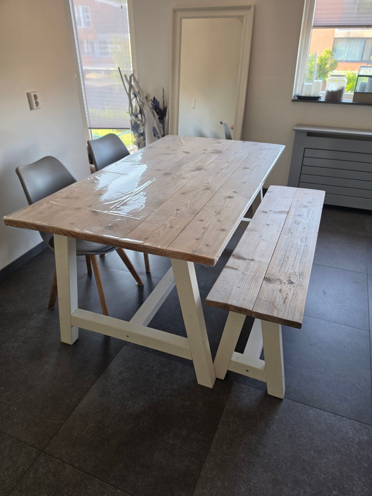 Robuuste houten eettafel met bankje | 90x160 cm, Huis en Inrichting, Ophalen, Gebruikt, 50 tot 100 cm, Vier personen