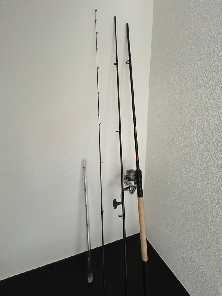 SHIMANO "FIREBLOOD" FEEDER + BIOMASTER 4000 FB MOLEN, Ophalen, Zo goed als nieuw, Werphengel