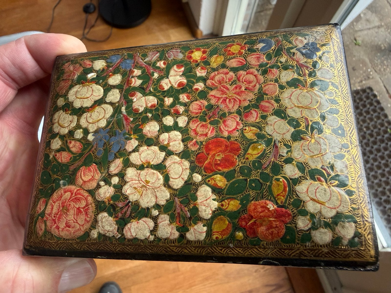 Vintage Lakdoosje uit India, Handgemaakt, Bloemenmotief, Antiek en Kunst, Ophalen of Verzenden