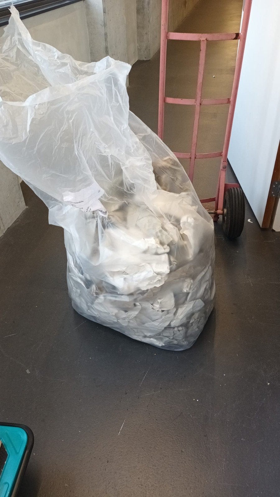 Inpakpapier, Ophalen