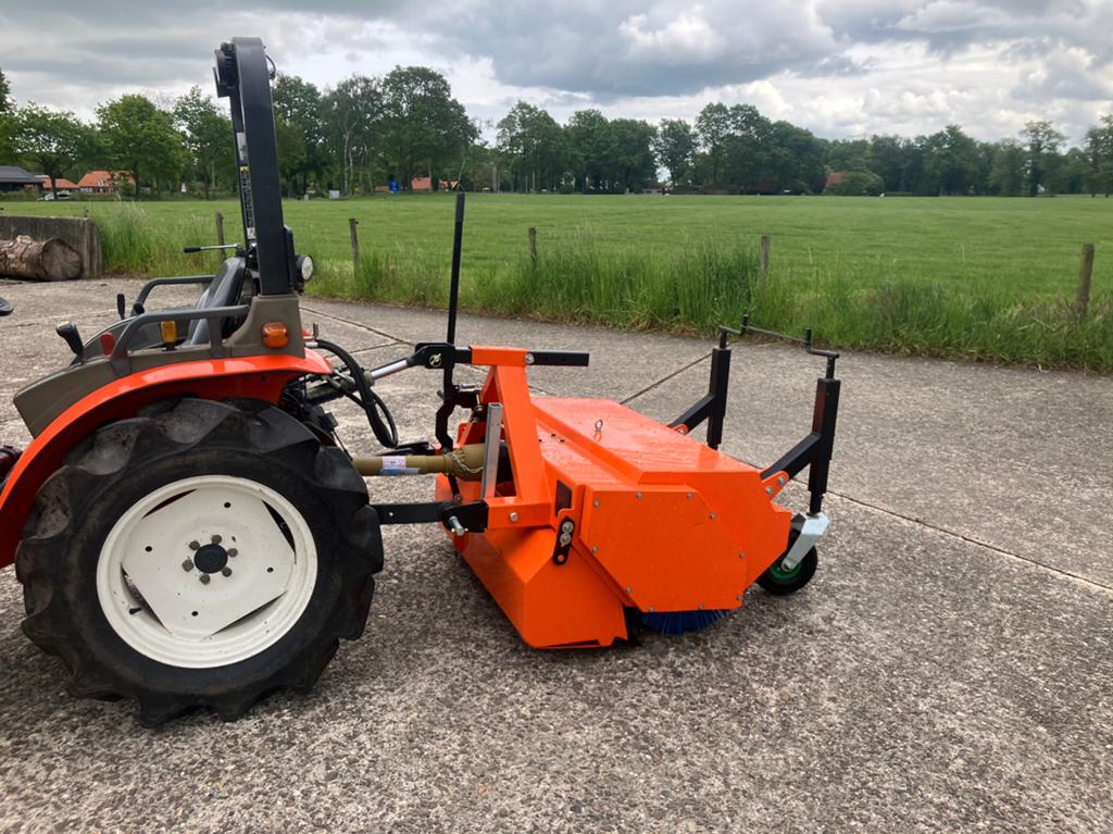 Boxer veegmachine minitractor rolbezem 115 met opvangbak, Ophalen, Nieuw