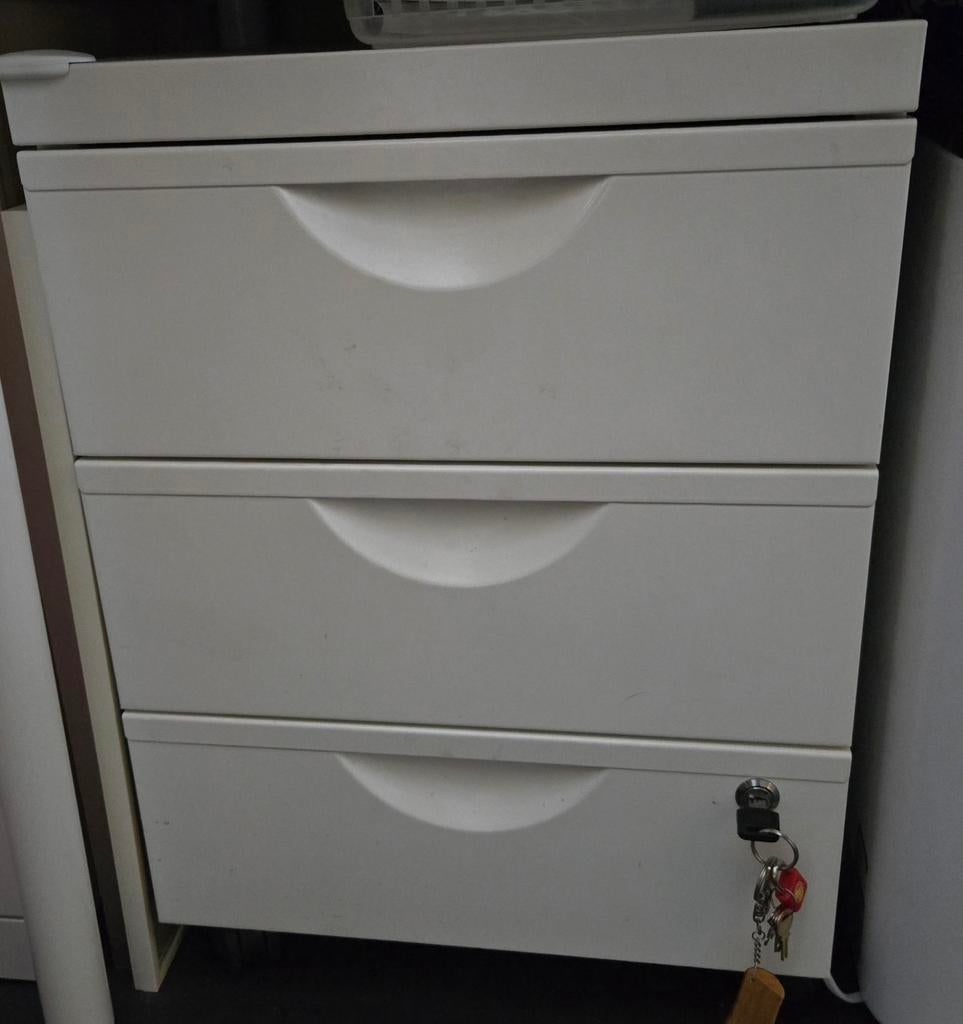 Ladekast metaal (Ikea）, Ophalen, Minder dan 50 cm, Zo goed als nieuw, Minder dan 100 cm