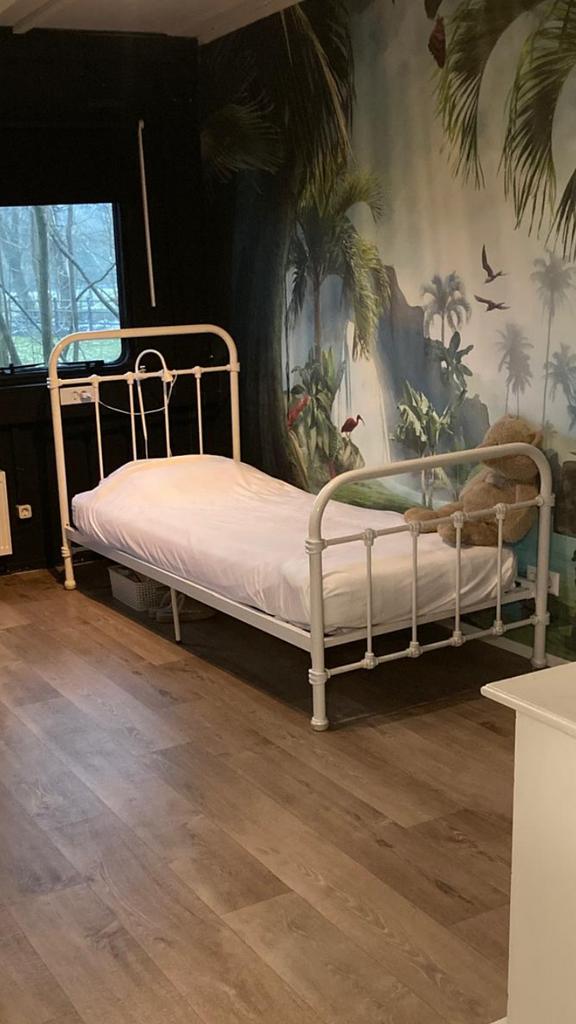 Wit bed, Ophalen, 90 cm, Eenpersoons, Wit