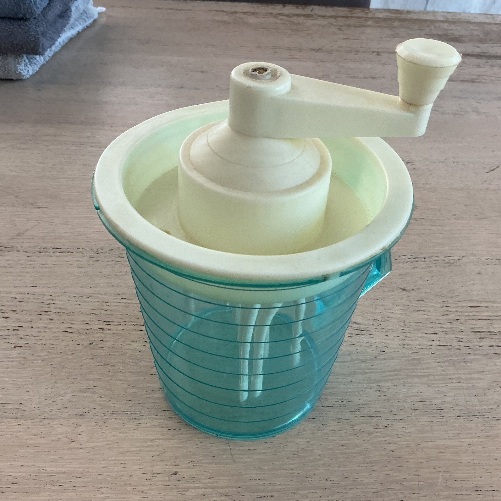 Vintage handmixer,vintage klopper. Geheel kuststof.Camping, Ophalen of Verzenden, Zo goed als nieuw, Overige materialen, Overige stijlen