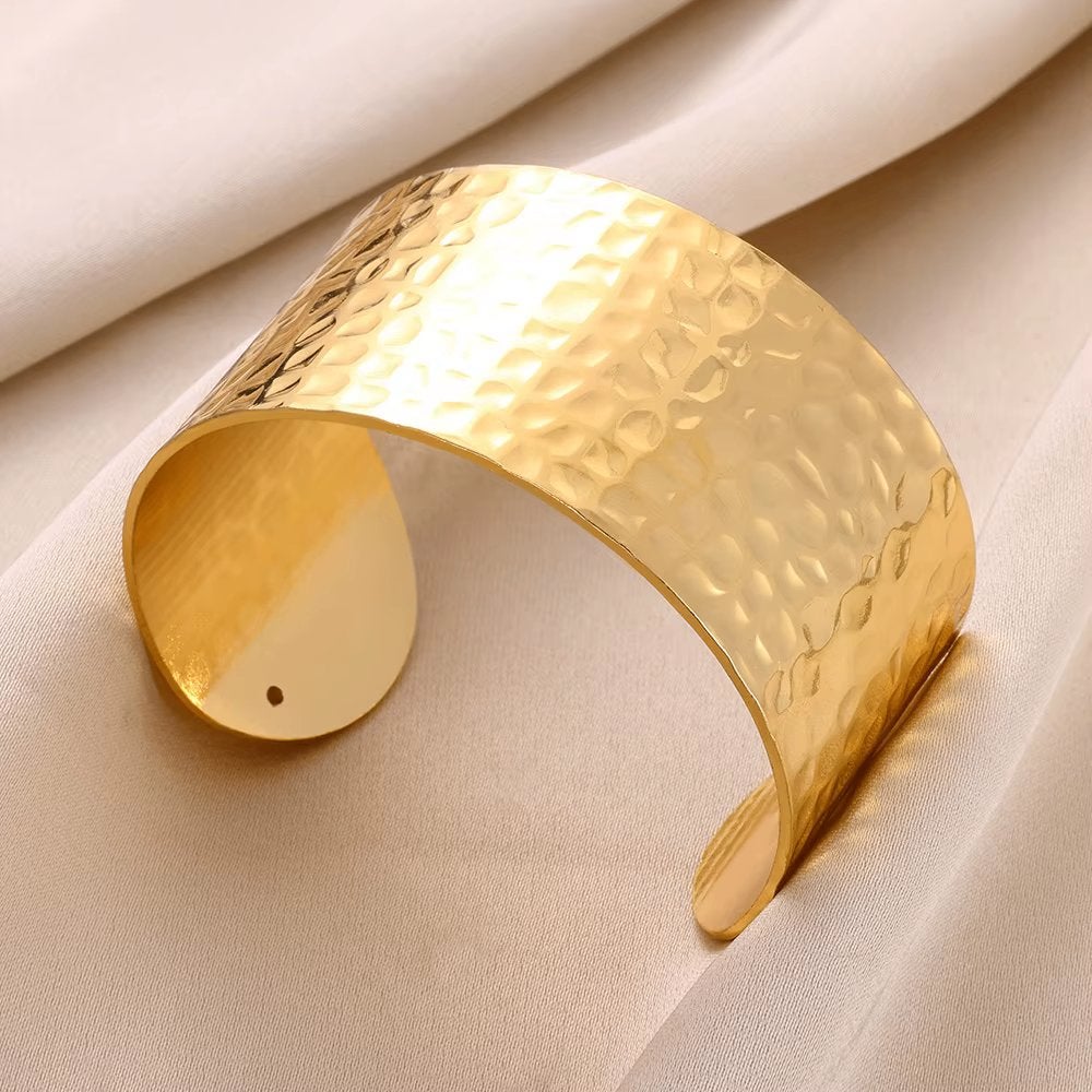 Brede Goudkleurige Open Manchet Dames Armband, Verzenden, Nieuw, Goud, Overige materialen