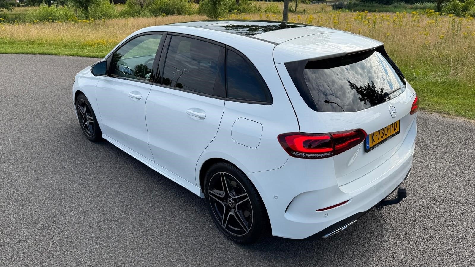 Mercedes-Benz B-klasse 200 Business Solution AMG | Panorama, Gebruikt, 4 cilinders, Bedrijf, 1600 kg