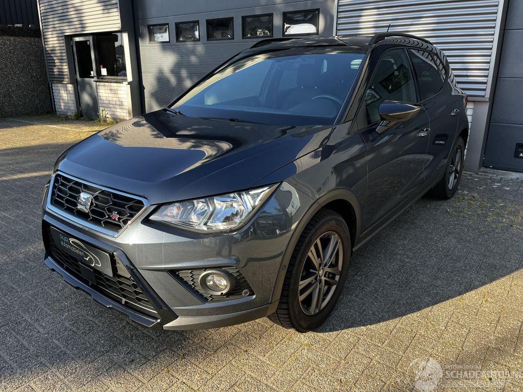 SEAT Arona 1.5 TSI FR AUTOMAAT / CRUISE / CLIMA / PDC, Auto diversen, Schadeauto's, Automaat, 1498 cc, Zilver of Grijs, Benzine