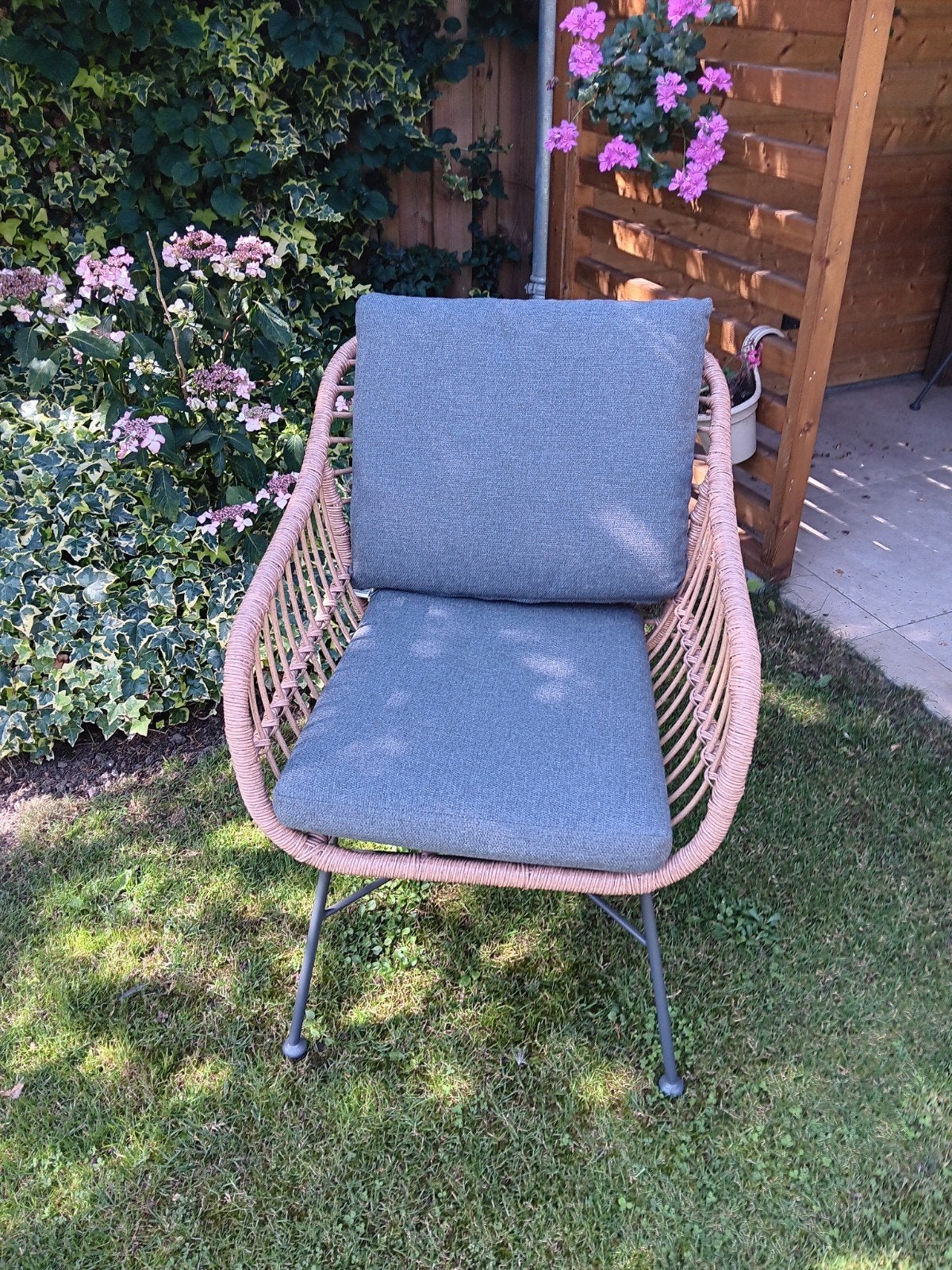 Magriet tuinstoel, Ophalen, Zo goed als nieuw