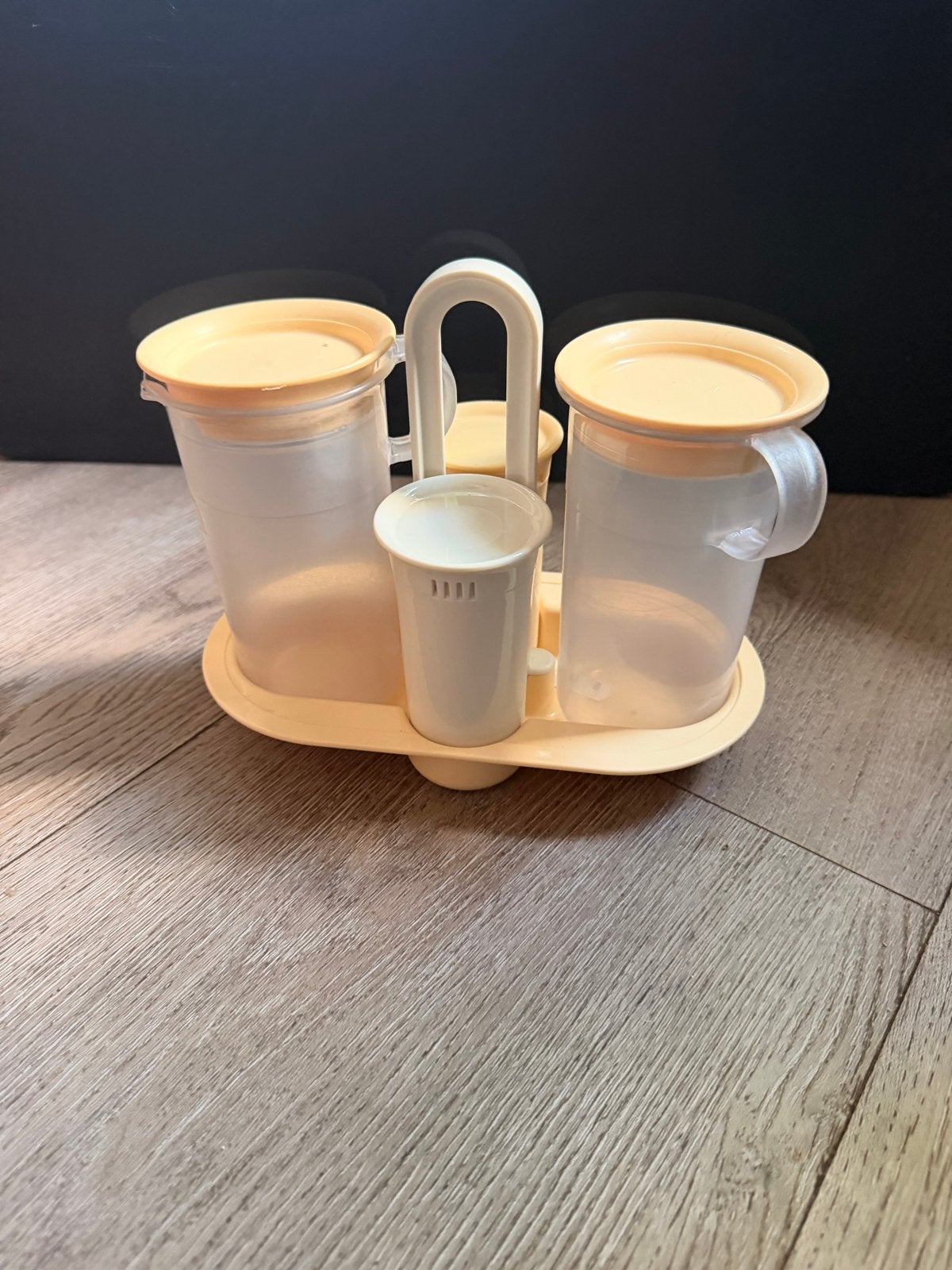 Vintage Tupperware Serveerset ; olie, azijn, peper en zout, Gebruikt, Geel, Beker of Kan, Ophalen of Verzenden