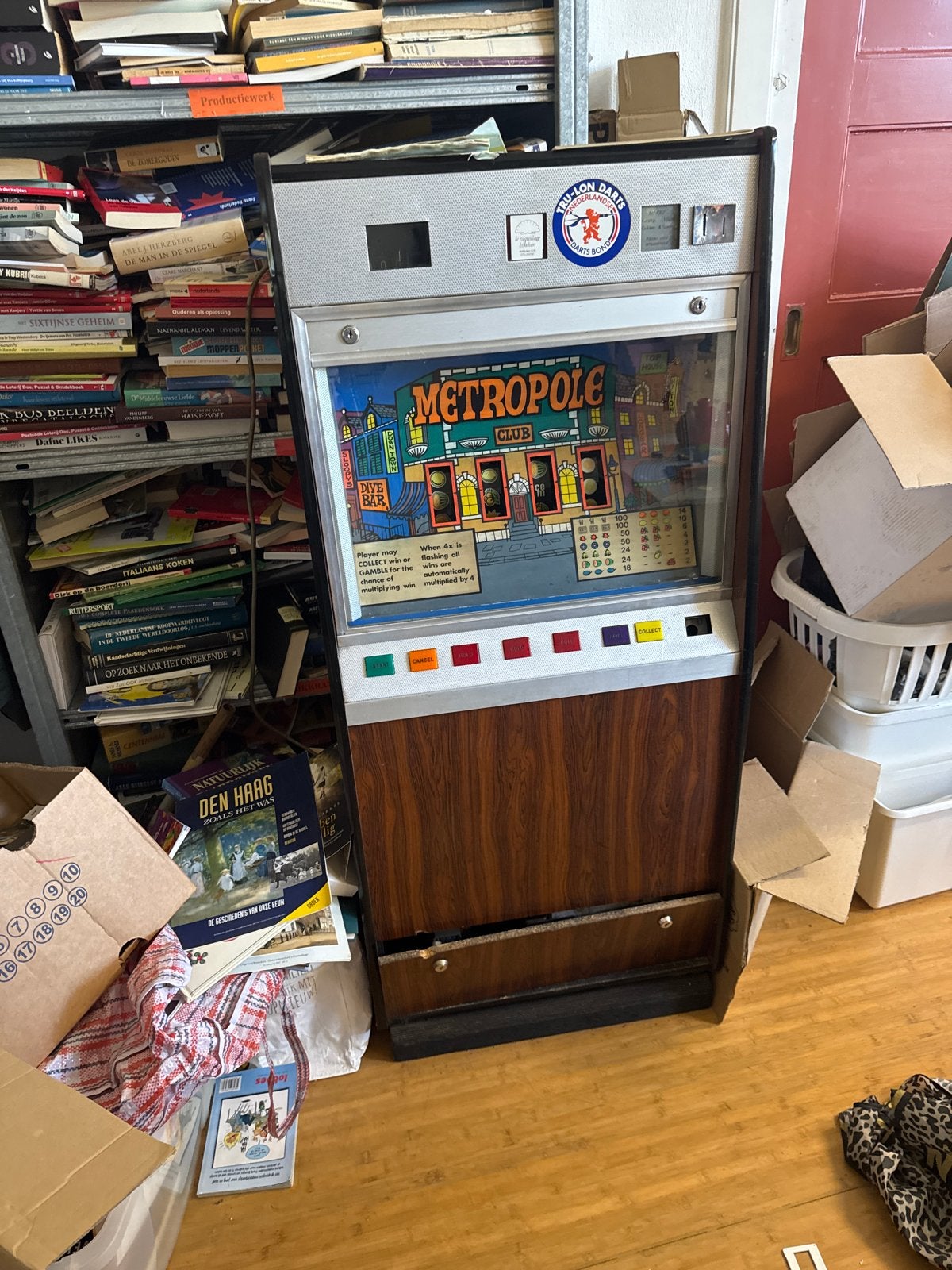 Gokkast Metropole Club - Nagekeken nodig, Overige munten, Ophalen of Verzenden, Gebruikt