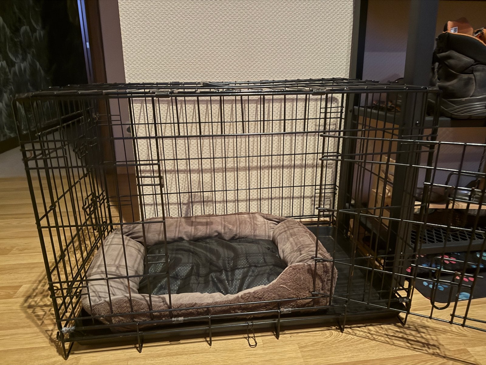 Kooi voor hond met mandje, Ophalen, Zo goed als nieuw