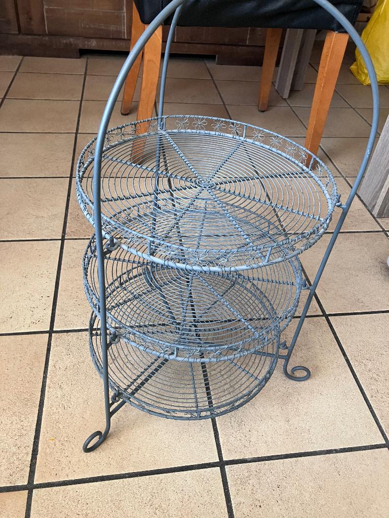 Etagère, Ophalen, Zo goed als nieuw