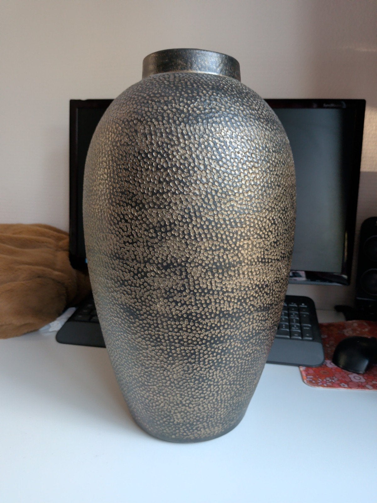 Grote decoratieve vaas, zwart met gouden textuur, Ophalen of Verzenden