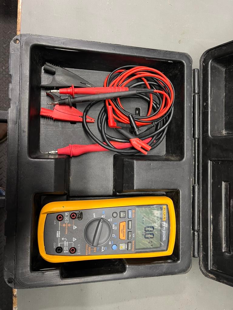 Fluke 1587 Fc in koffer, Doe-het-zelf en Verbouw, Ophalen, Zo goed als nieuw, Multimeter