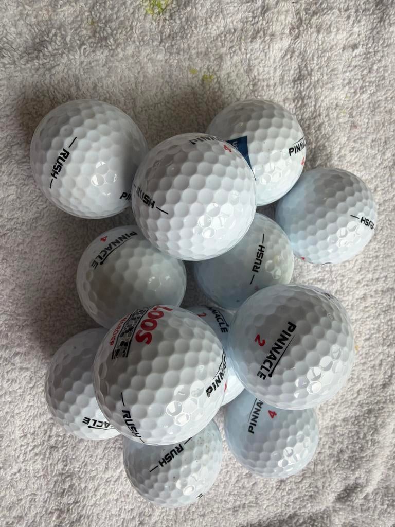 50 x Pinnacle Rush, AAA kwaliteit, Sport en Fitness, Golf, Ophalen, Zo goed als nieuw, Bal(len), Overige merken