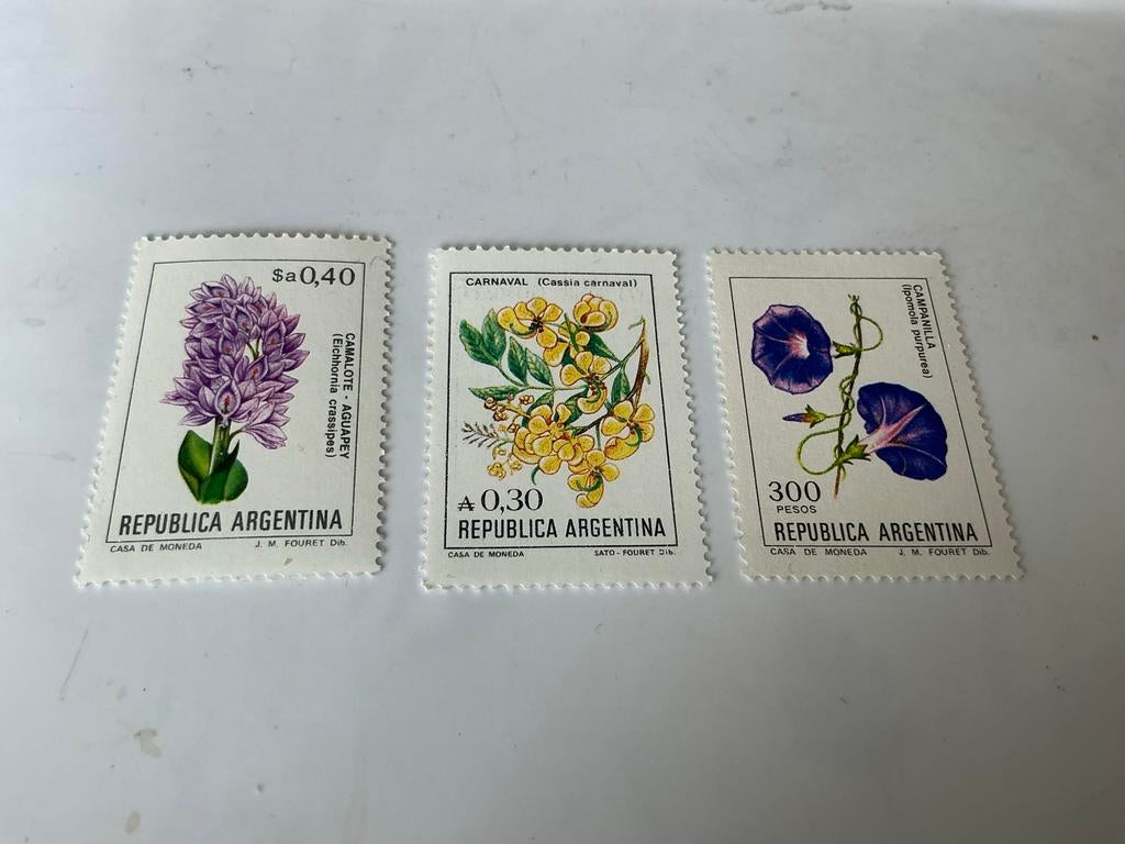 Argentijnse postzegels met bloemen - 3 stuks, Ophalen of Verzenden, Buitenland