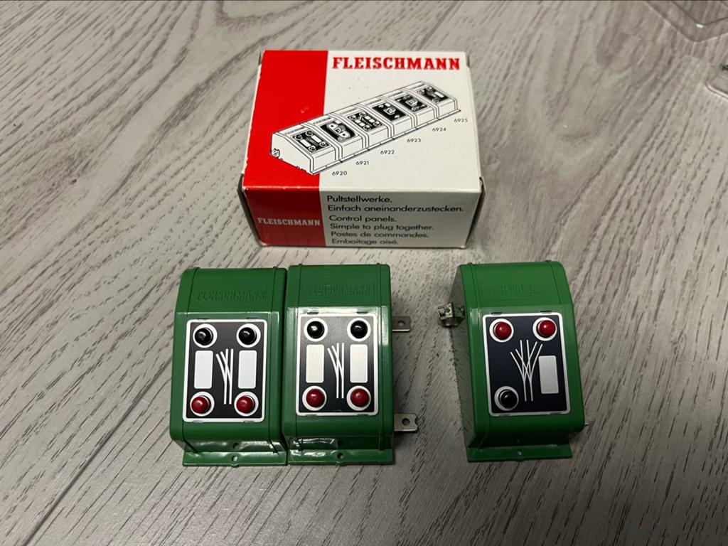 Set van drie Fleischmann wisselschakelaars., Gelijkstroom, Fleischmann, Wagon, Ophalen of Verzenden