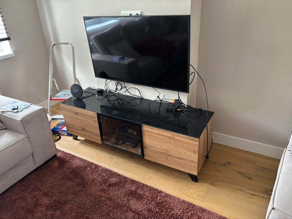Gratis ophalen TV meubel + Bureaustoel, Ophalen, Gebruikt, 100 tot 150 cm, Minder dan 100 cm