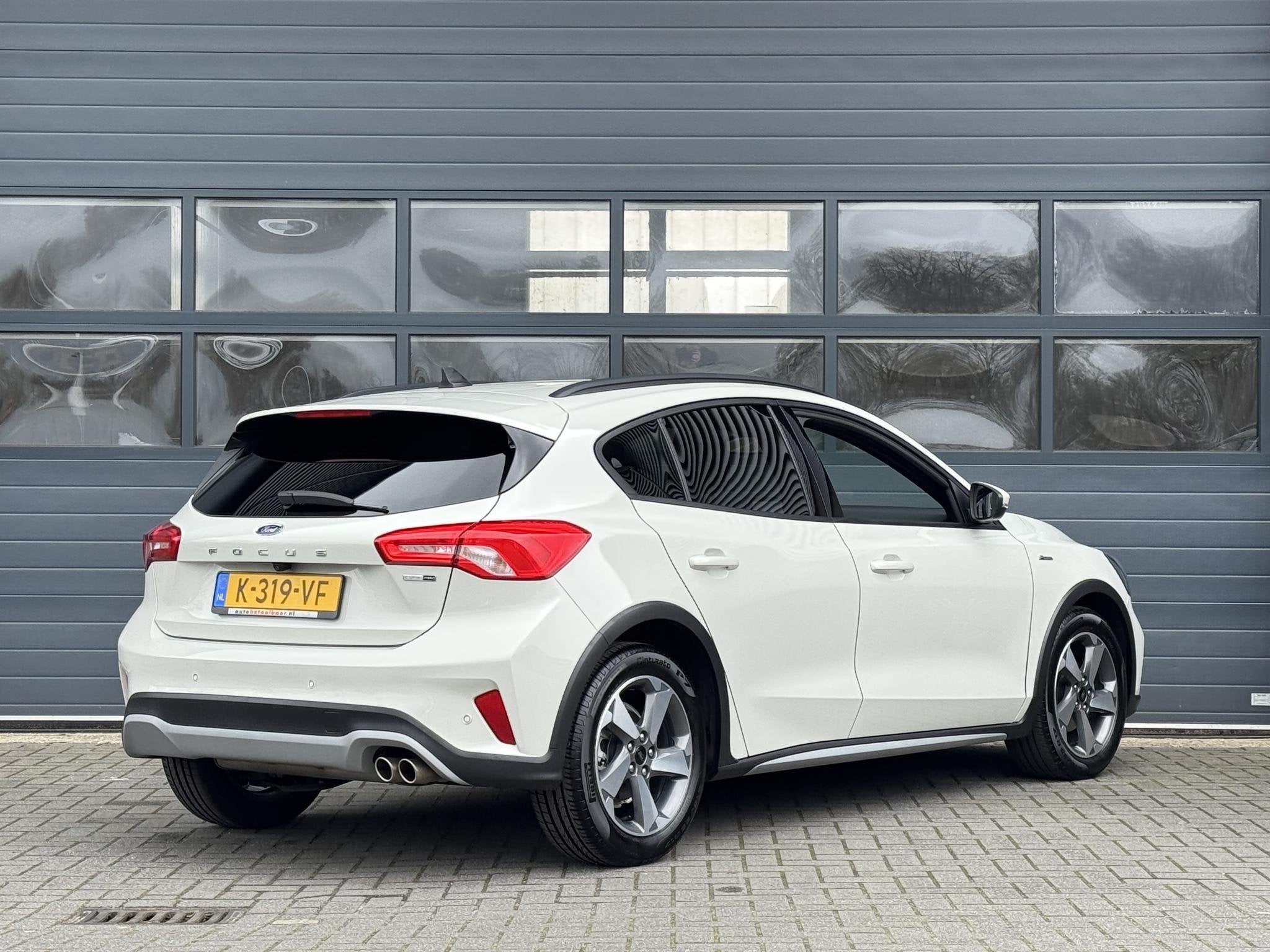 FORD FOCUS 1.0 ECOBOOST HYBRID ACTIVE X BUSINESS I WINTERPAK, Auto's, Ford, Stof, Gebruikt, Met garantie (alle), Wit