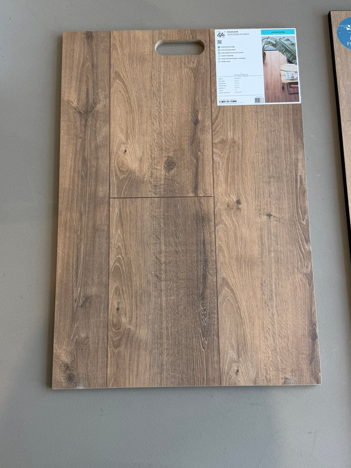 Floor life Nieuw laminaat 7m2 Middenbruin Eiken 8 mm dik, Ophalen, 30 cm of meer, Nieuw, 5 tot 10 m²