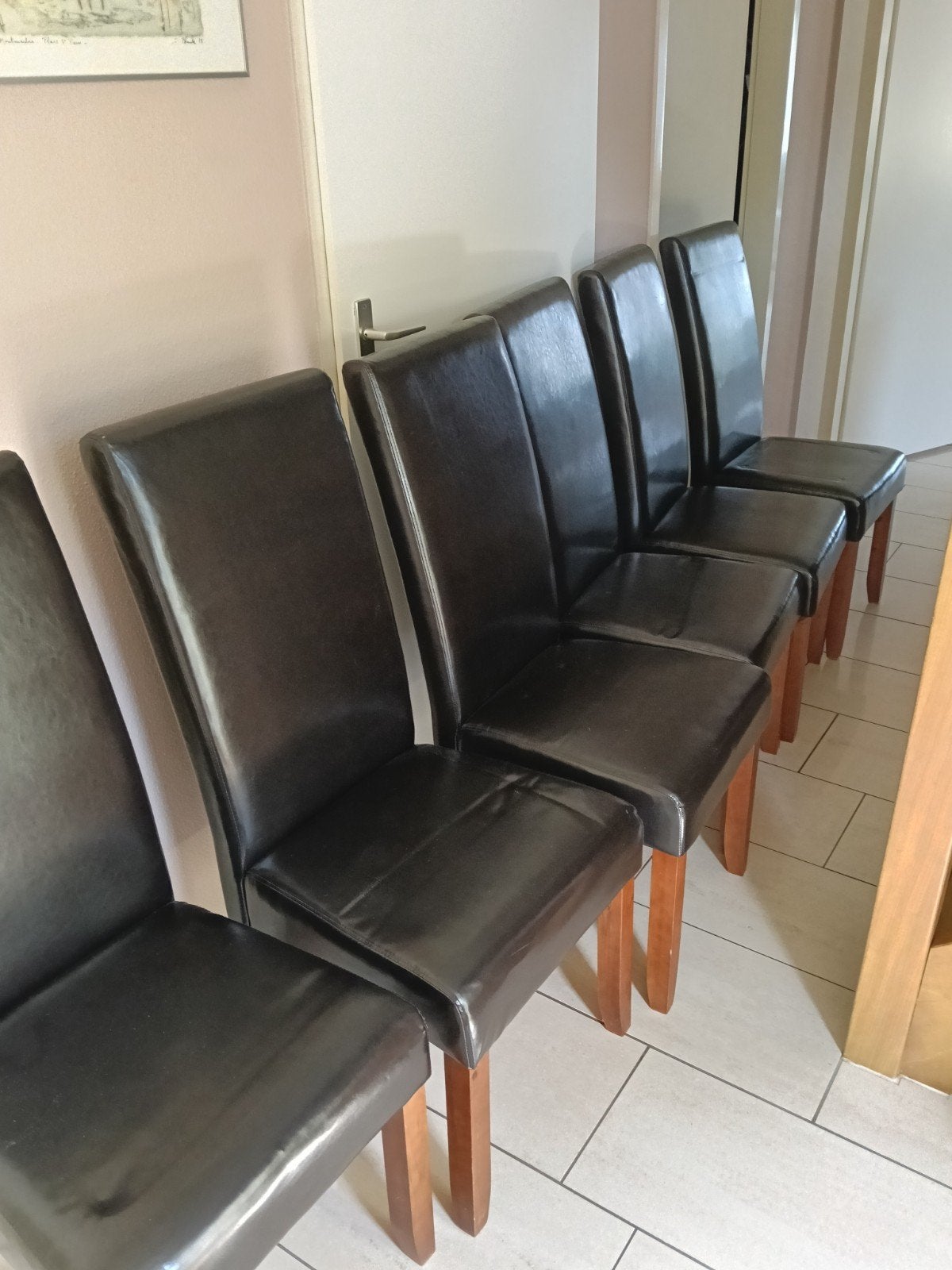 GRATIS. Set van 6 onbeschadigde donkerbruine stoelen, Ophalen, Bruin, Zo goed als nieuw, Vijf, Zes of meer stoelen